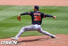 '와' KBO 역수출 신화 또 시작되나…前 SSG 에이스, 1685일 만에 감격의 ML 복귀승 올렸다