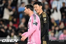"메시잖아! 손흥민처럼 다룰 수 없어!" 포체티노 고백 "메시와 공존, 생각보다 쉽지 않았다"