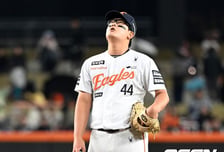 ‘충격 부진→2군행’ 한화 마무리, 8회 삼자범퇴→9회 무사 만루→폭투 보크 3실점, 롤러코스터 피칭 불안하네