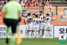 역시 우승 후보! '김진규·티아고 연속골' 전북, 제주 2-0 잡고 2위 도약...3년 만에 제주 원정서 웃었다