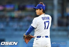 "류현진 이후 오타니가 처음" 투타겸업 슈퍼스타, ML 데뷔 9년 만에 첫 '이달의 투수' 선정