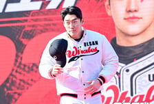 ‘음주 운전→롯데 방출’ 울산 김도규, 3G 연속 세이브→세이브 1위, 울산을 남부리그 1위로 이끌다
