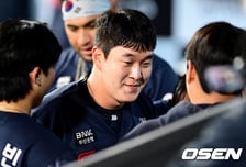 ‘야유 없었다’ 도박 파문에도 쏟아진 응원가, 논란 속 복귀→울컥하다 “솔직히 안 불러주실 줄 알았는데…또 죄송합니다”