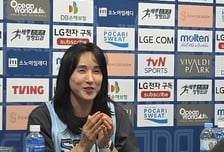'시투 준비' 김단비의 챔프전 응원, "KCC 노련하지만 소노도 충분히 가능" [현장인터뷰]