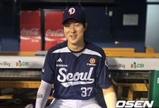 “천당과 지옥을 왔다 갔다 했죠”…데뷔 첫 결승타 그러나 치명적인 수비 실수, 잠실 라이벌전을 들었다 놨다