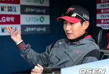 "불펜투수 후보 2명 봤다" LG, 외인 투수 교체 어떻게 되나...염갈량 "불펜 데려와도 마무리는 손주영"
