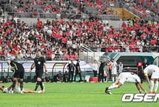 골키퍼 누워도 작전타임 없다! '침대 축구 안녕' FIFA가 막는 시간 끌기 꼼수