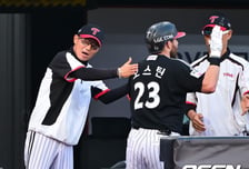 ‘9위→2위’ 홈런 대폭발하다…염갈량 함박웃음 “갑자기 홈런 많이 나와 어색하네”