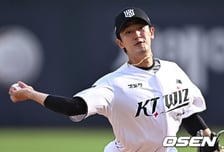 LG는 5회 주전 5명 뺐는데...KT는 8회 마무리 투입, 7-6 진땀승, 고영표 7이닝 2실점 최원준 4안타 [수원 리뷰]