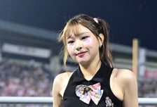 ‘박자를 쪼개는 리듬감’ LG 신서윤 치어리더 스페셜 응원 공연[치치]