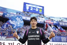 [공식발표] '이정효의 No.1' GK 김준홍, 수원삼성 완전 이적 확정..."임대로 처음 왔을 때부터 뜨거운 사랑과 응원 느꼈다"