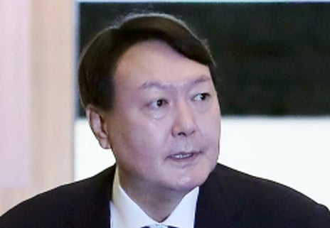 '윤중천, 윤석열 별장접대' 보도 논란