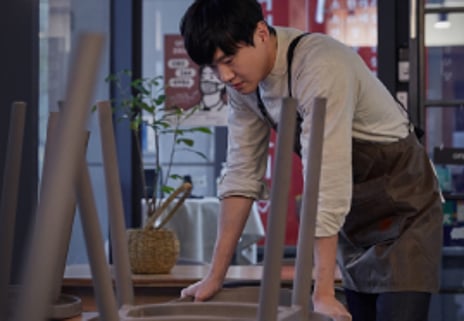 회전문에 갇힌 자영업자