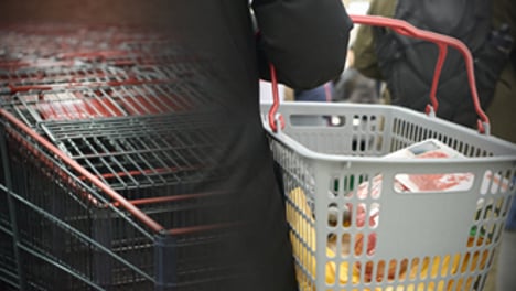 영업규제 14년, 반토막난 대형마트