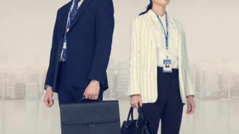 정규직화에 떠는 기업들