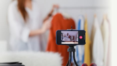 엄마는 홈쇼핑 나는 라방