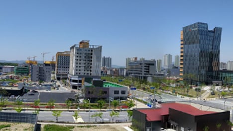 "서울을 떠나라"