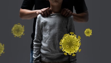 코로나 그레이존(上) : 가족이라는 이름으로