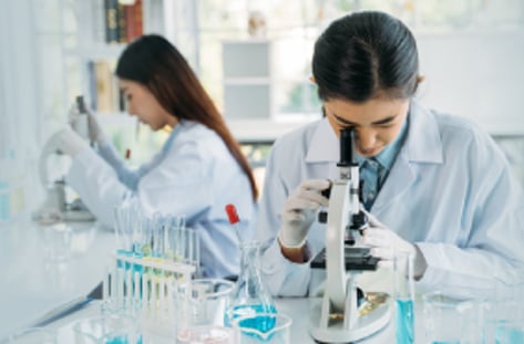 쫓겨나는 과학자