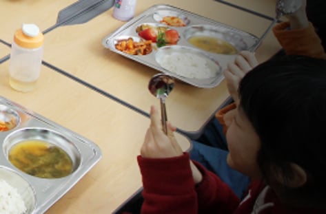 황금알 낳는 '급식업', 20조 시장 잡아라