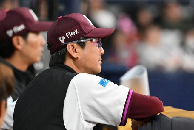 9회말 만루 홈런→1점 차 무사 1,2루…왜 희생번트 시도하지 않았을까