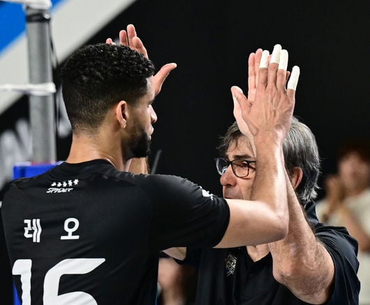 ‘분노 폭발→2패 후 첫 승’ 블랑 감독, “안방에서 남의 우승 잔치하는 거 못 봐” [오!쎈 천안]