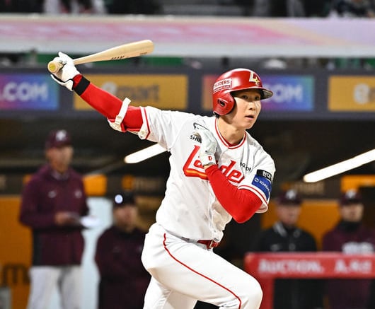 리그 유일 5할 타자, 역대 3번째 유격수 타격왕 탄생하나…홈런 포기하니 타율 치솟았다