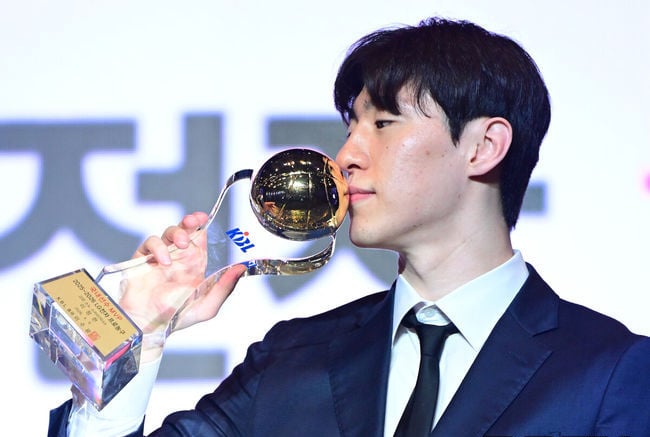 KBL 역대 최초! '소노 5위 주역' 이정현, 생애 첫 국내 MVP 수상...LG 마레이는 외국인 MVP 포함 '5관왕'