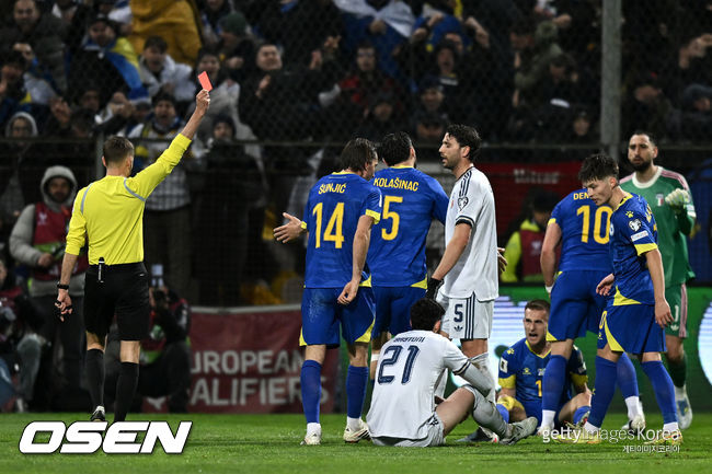 '3연속 WC 광탈' 이탈리아, 유럽의 中처럼 개최국 진출 노린다..."38 WC 개최 추진"