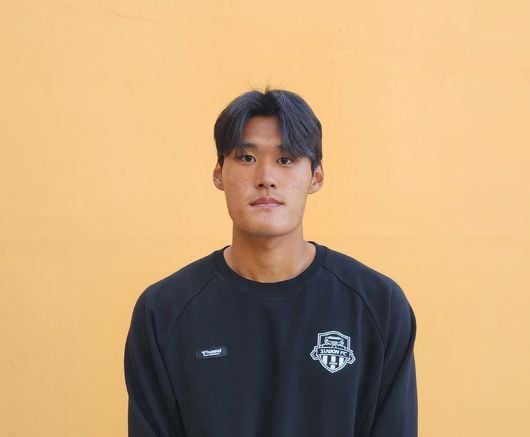 "공격수는 박스 안에서 생각이 없어야 한다"...수원FC 하정우가 공개한 '박건하표' 특급 조언[수원톡톡]