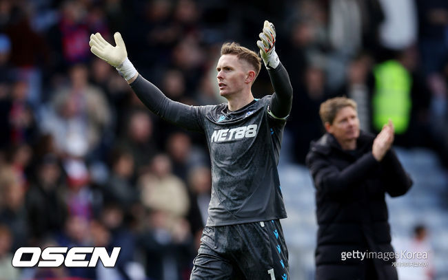 에이전시 교체에 이적설 활활.. '비카리오와 결별 예약' 토트넘, 맨유 유망주 출신 GK 품나