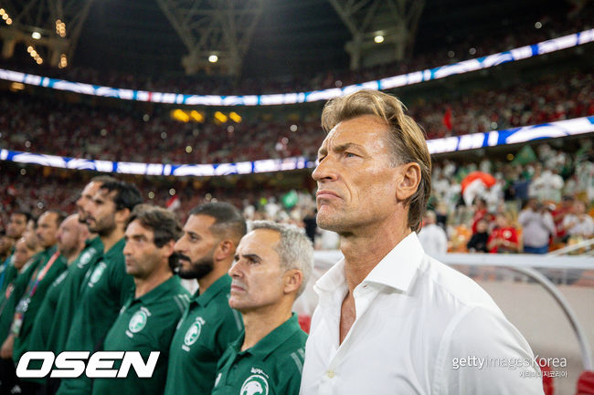 한국 대표팀 차기 감독 후보였던 르나르, 월드컵도 못 밟고 경질...홍명보 선임 재조명