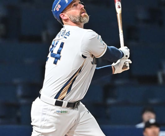 '천재환 스리런→데이비슨 투런포 쾅쾅' NC, SSG 9-2 완파하고 3연패 탈출…빛 바랜 박성한 18G 연속 안타 [창원 리뷰]