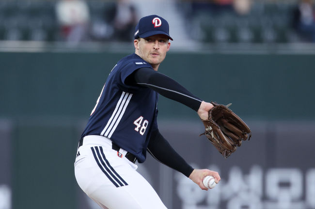 롯데 또 4연패 추락→꼴찌 위기...두산 파죽의 3연승! 벤자민 쾌투 김택연 5아웃 SV 정수빈 쐐기포 [부산 리뷰]