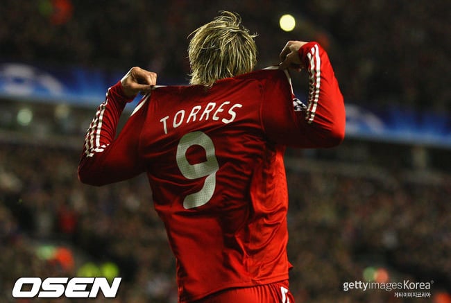 "언젠가는 지휘봉 잡는다" 빨간 남자 토레스, 리버풀로 향할까...베스트11도 공개
