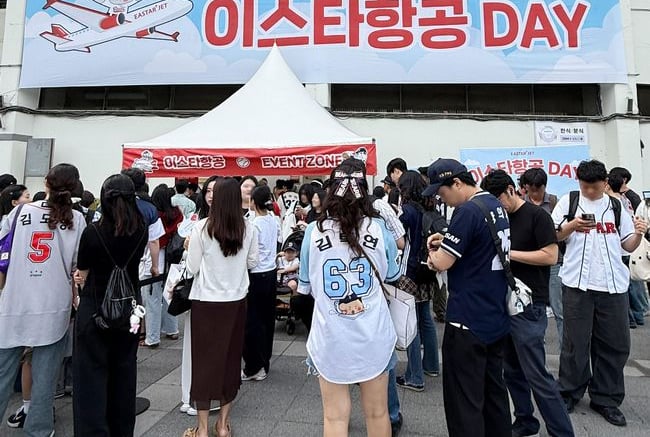 두산, 이스타항공과 3년 연속 스폰서십…24일 브랜드데이 진행