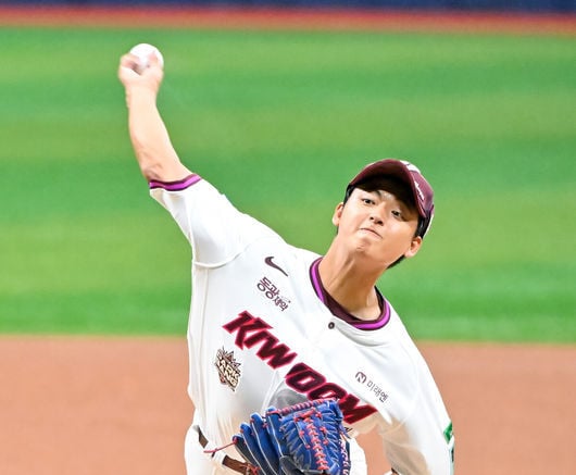 ‘159km 쾅!’ 7억팔 1순위 신인, 데뷔전 5이닝 4K 무실점 호투 [오!쎈 고척]