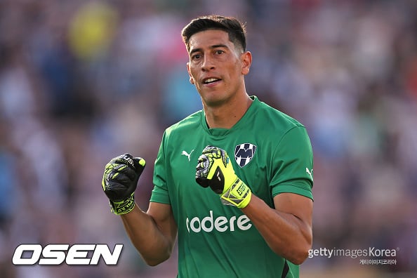 ‘이게 축구선수야? 깡패야?’ 스페인 2부리그에서 골키퍼끼리 주먹질...결국 패싸움으로 번져