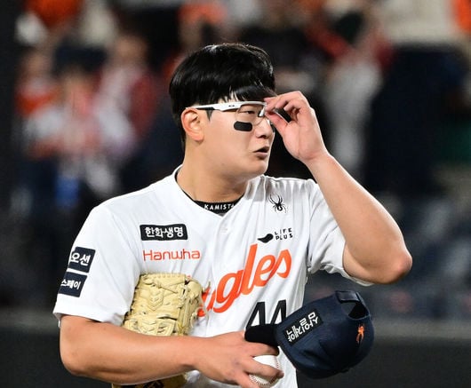 ‘ERA 9.00 충격’ 김서현 2군행…이대호, “공 문제 없다, 자신감이다”