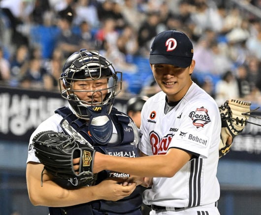 “손민한 느낌 난다” 20살 영건 결국 대형사고 쳤다! 25억 18억 외인 넘어 ERA 1위 실화? “양의지 선배님과 신뢰 생겼다”