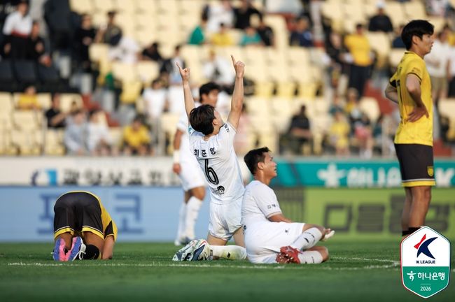 '11전 12기' 김해, 드디어 이겼다! 전남 1-0 잡고 K리그2 첫 승...충북청주는 화성에 2-3 역전패→13경기째 무승