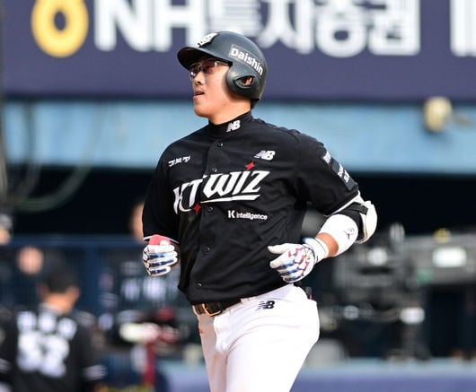 '두산 시절 이후 처음' 허경민 결승 만루홈런 폭발! KT, SSG 4연승 막고 2연패 탈출…배제성 5이닝 무실점 호투 [인천 리뷰]