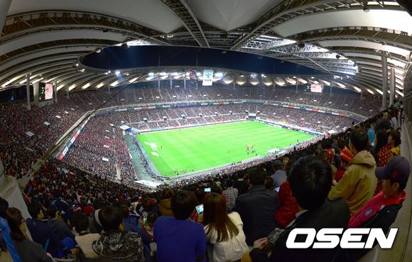 [사진]한국-브라질 경기에 빈틈없는 서울월드컵경기장