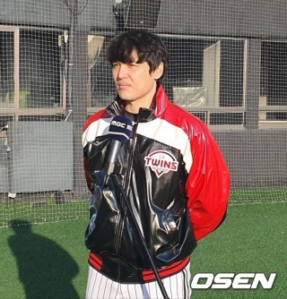 Varsity LG Twins