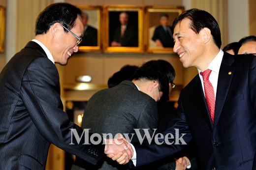 [MW사진] 이주열 한국은행 총재, '올 한해도 잘 부탁드립니다'