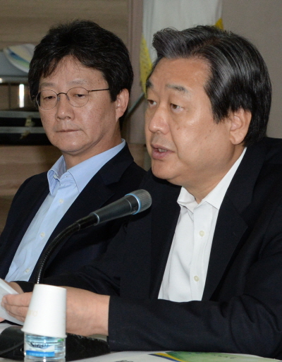 유승민(왼쪽) 무소속 의원과 김무성 전 새누리당 대표. /사진=뉴시스 DB