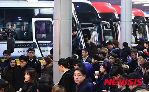 고속버스 사고. 서울 서초구 센트럴시티 고속버스 터미널. 사진은 기사내용과 무관. /자료사진=뉴시스