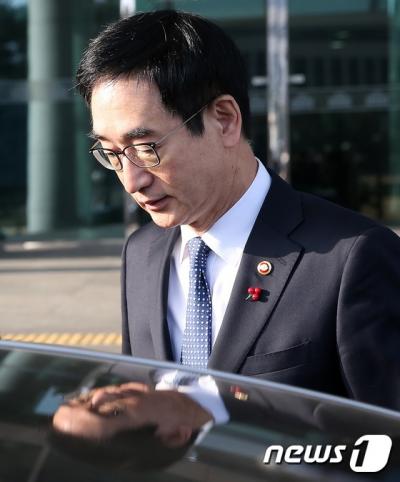 [국정교과서 오늘 공개] "앞으로 국민에게 역사교과서 검토 부탁"(속보)