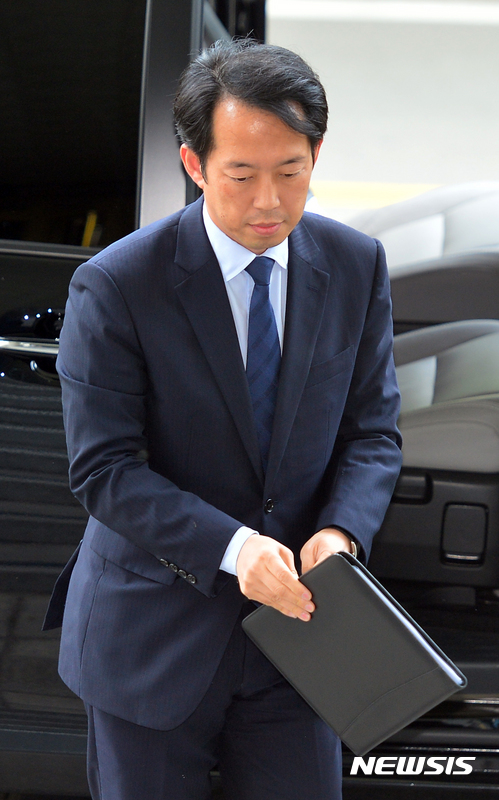 일본이 독도 관련 왜곡된 주장을 담은 교과서 학습지도지침을 발표한 것과 관련, 외교부는 기타가와 가쓰로 주한일본대사관 총괄공사 대리(정무공사)를 21일 오후 초치했다. /사진=뉴시스