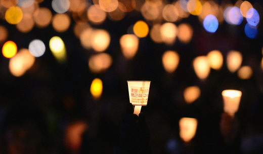 지난 3월 서울 종로구 광화문광장 일대에서 열린 촛불집회 모습. /사진=뉴시스 DB 